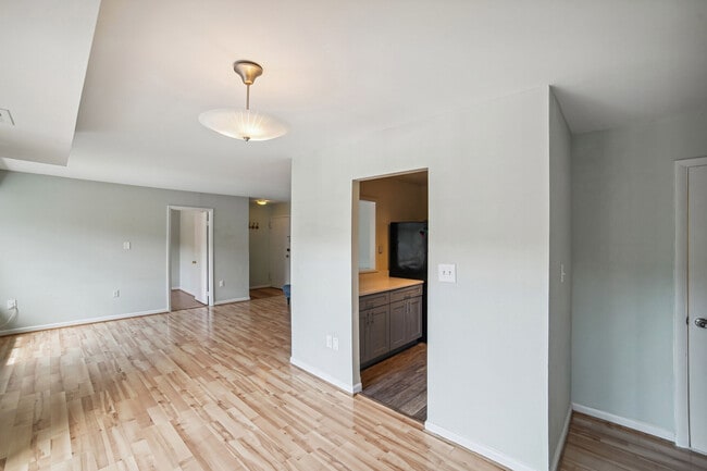 Building Photo - 12200 Braxfield Ct