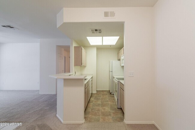 Building Photo - 11375 E Sahuaro Dr