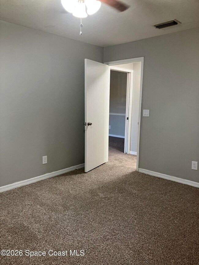 Building Photo - 7667 N Wickham Rd