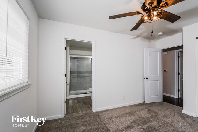Building Photo - 1706 Pebble Brook Dr