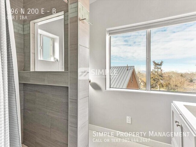 Building Photo - 396 N 200 E