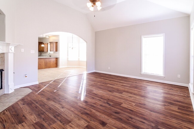 Building Photo - 6213 Arlington Ln