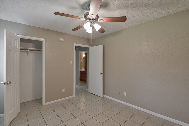 Building Photo - 4510 Avenue L