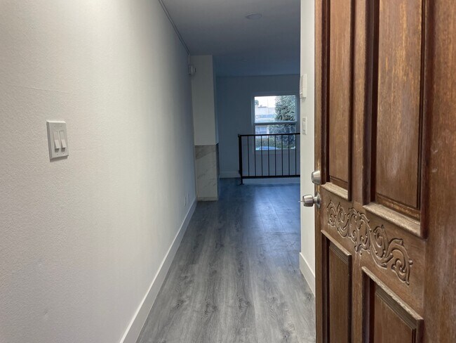 Building Photo - 323 S Broadway