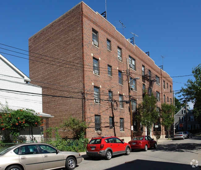 Building Photo - 71 Storm St