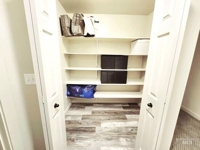 Building Photo - Welcome Home - 4 Bedroom 2.5 bath Home in ...