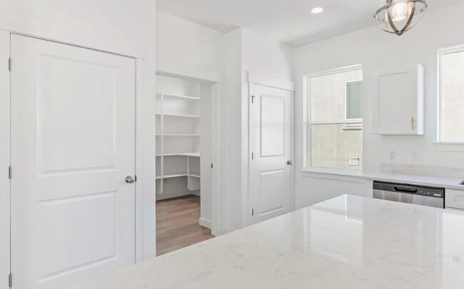 Building Photo - 476 S 680 E