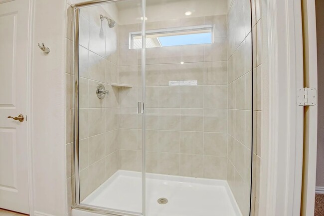 Building Photo - 1125 Gardendale Holw Ln