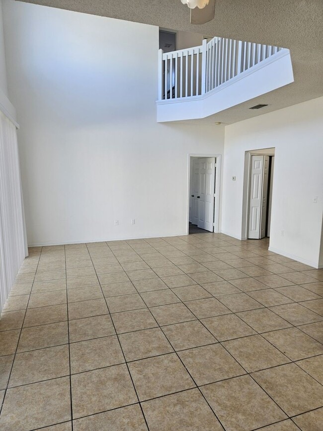 Building Photo - Kissimmee Pool Home with 7 bedrooms!