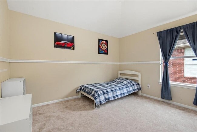 Building Photo - 314 Trailwood Ct