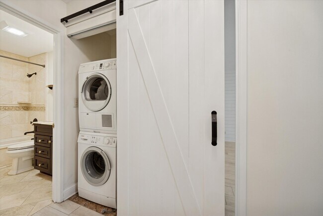 Building Photo - 801 79th St