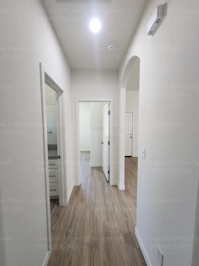 Building Photo - 8521 Grandy St