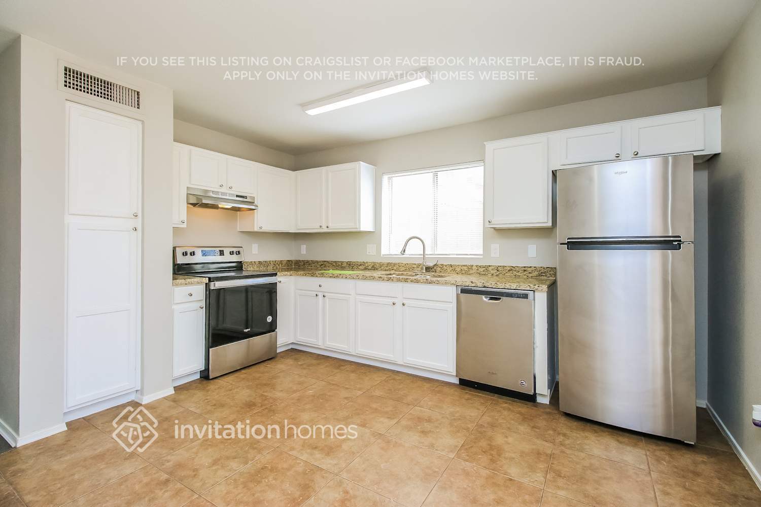 Building Photo - 10933 E Clovis Ave