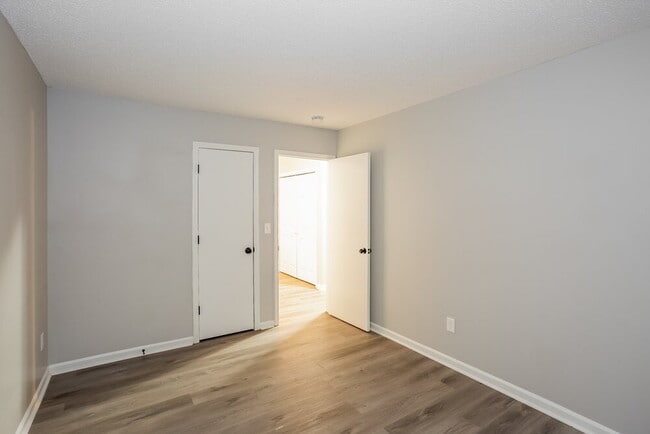 Building Photo - 8620 Warwick Crest Ln