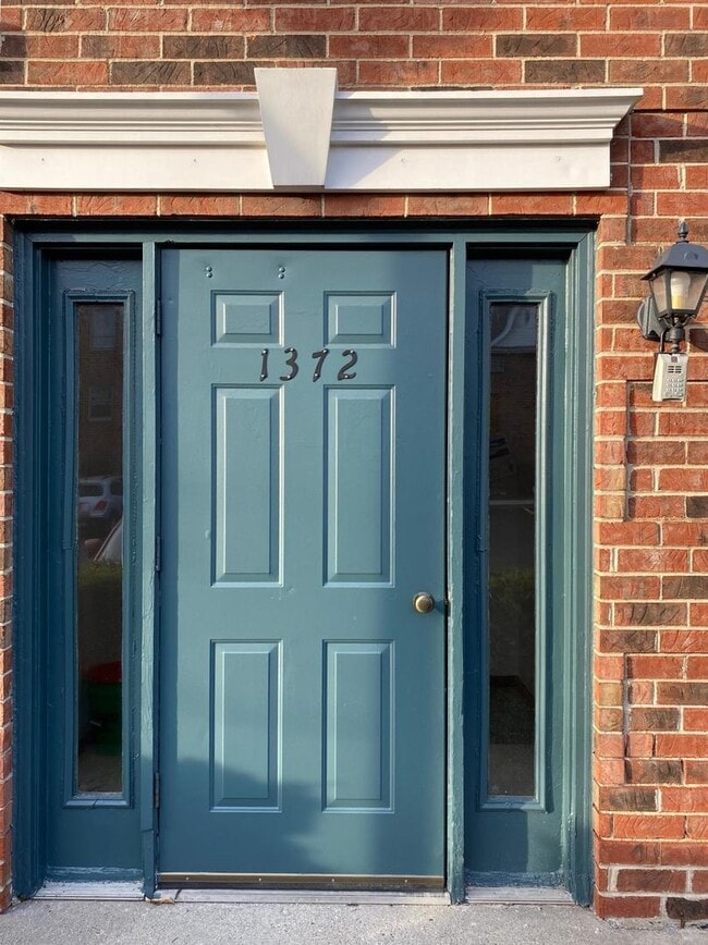 Building Photo - 1372 Cunat Ct