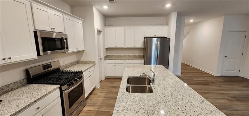 Building Photo - 3600 Cattle Field X-ing