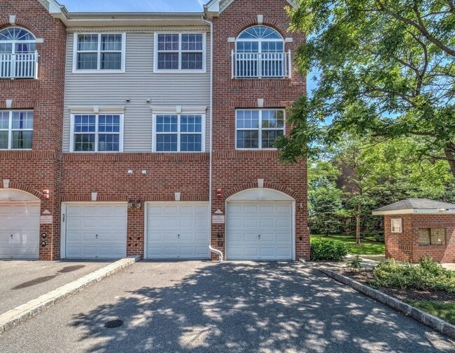 Building Photo - 80 Lyon Ct