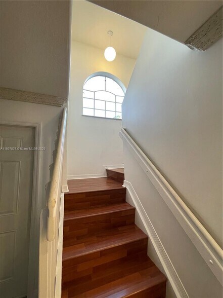 Building Photo - 10819 NW 51st Ln