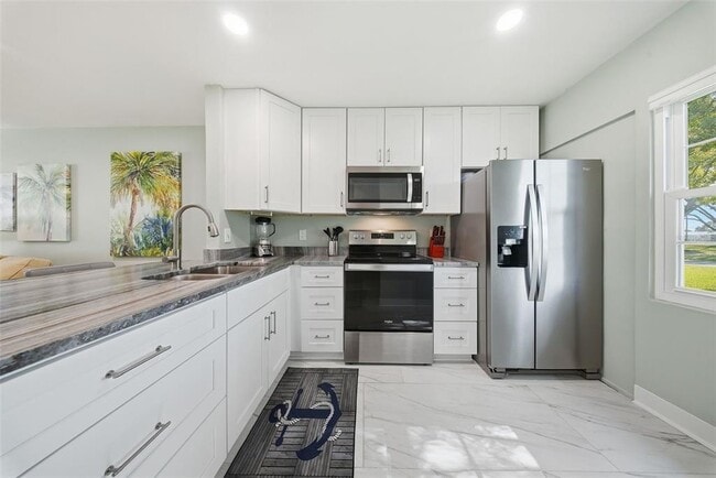 Building Photo - 4651 Lake Villa Dr