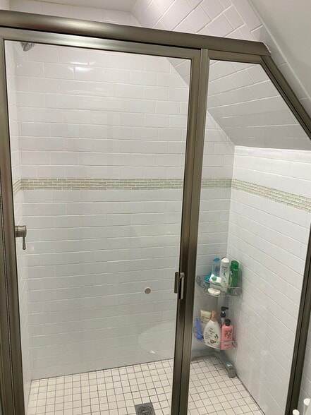 Building Photo - 90 Chandler St