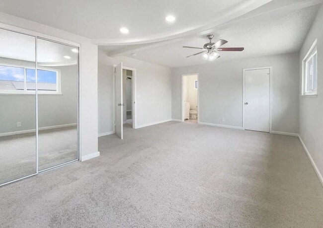 Building Photo - 5921 Hillsdale Blvd