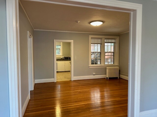 Building Photo - 303 N New St