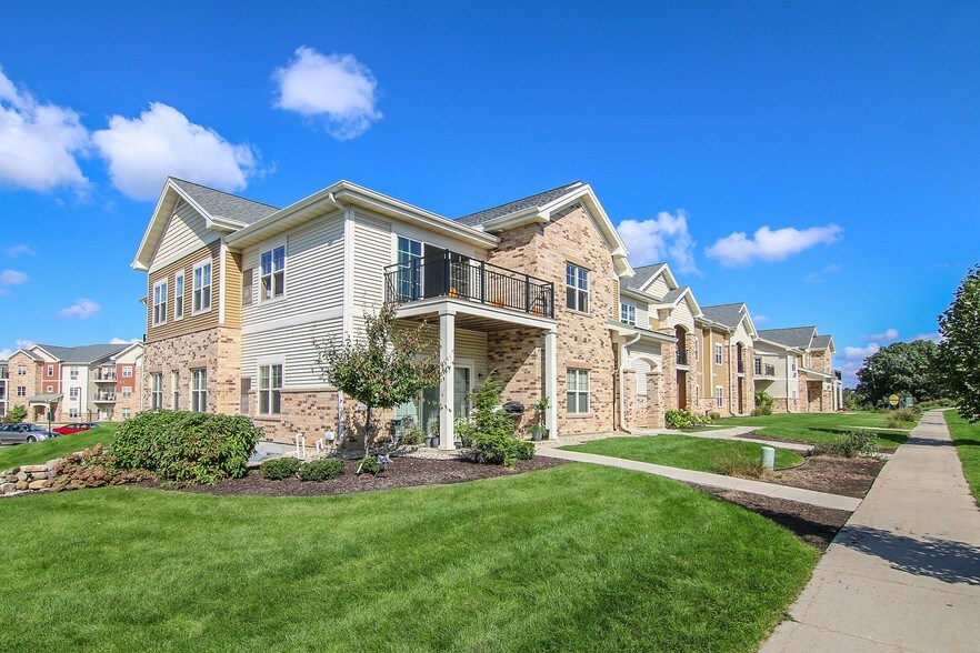 Stockbridge Trails 319327 E Hill Pky Madison WI 53718 Apartment Finder