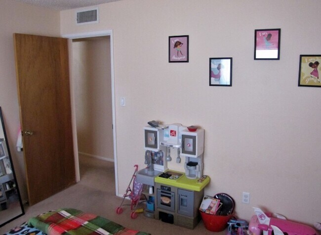 Building Photo - 3BR/2BA w/ central A/C in Sierra Vista, AZ