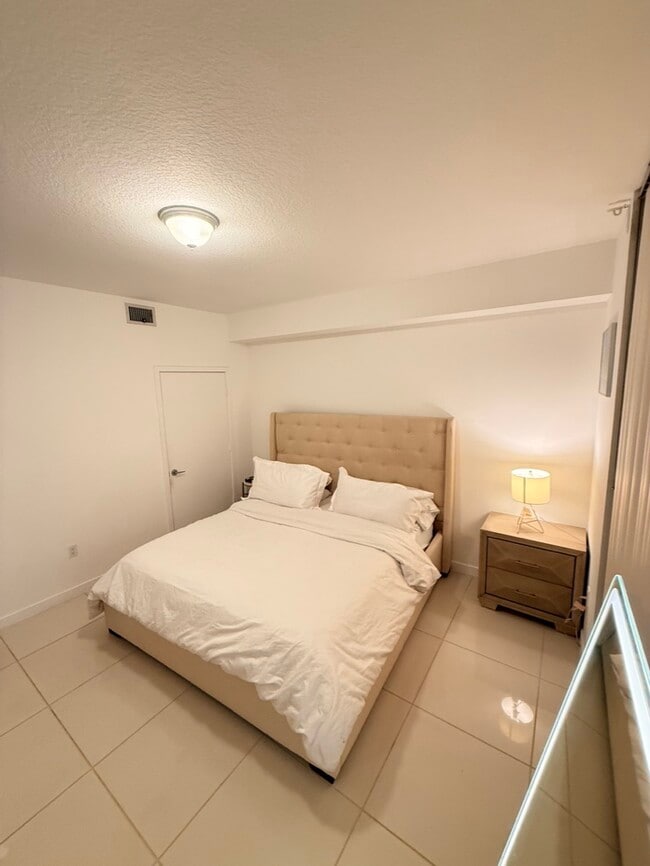 Building Photo - 79 SW 12th St