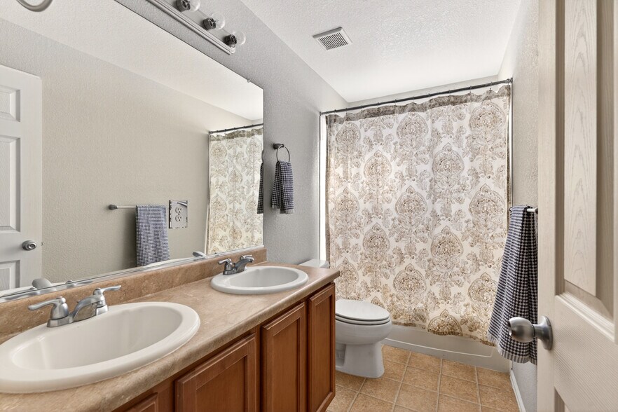 Building Photo - 20473 E Girard Dr