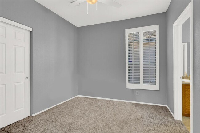 Building Photo - 9725 Drumcannon Ave