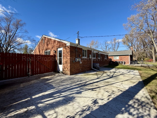 Building Photo - Updated and Beautifully Maintained 3-Bedroom Ranch Minutes from Downtown Berkley!