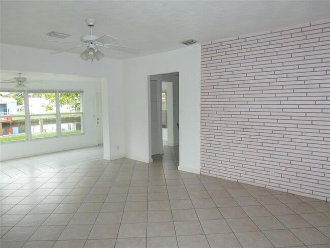 Building Photo - 2710 Thomas St