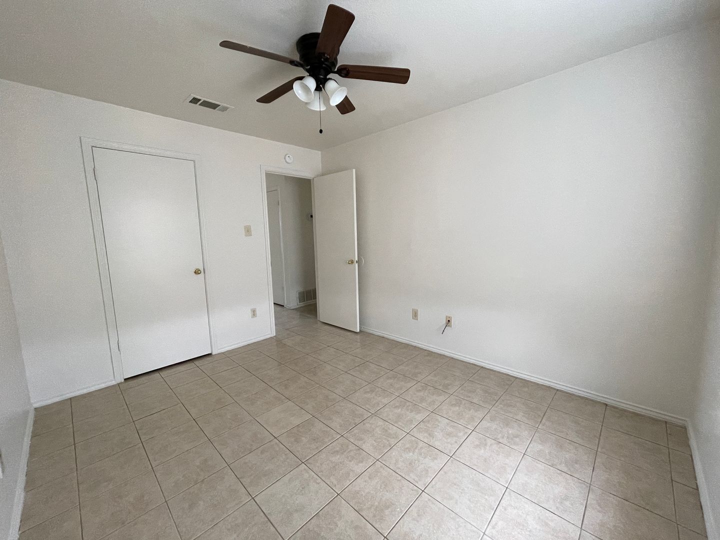 Building Photo - 1712 Benttree Dr