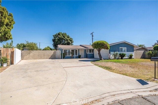 Building Photo - 1458 Sandia Ave
