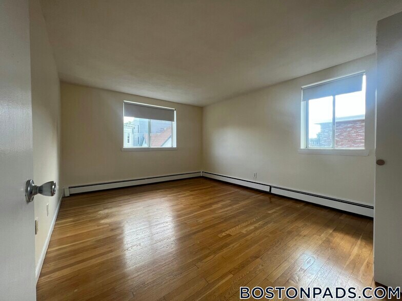 Building Photo - 88 Gardner St