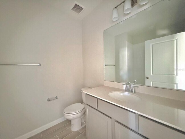 Building Photo - 15493 Bay Brg St