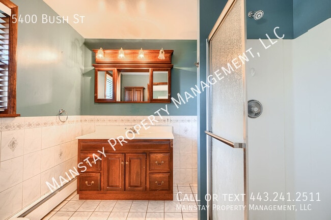 Building Photo - 5400 Bush St