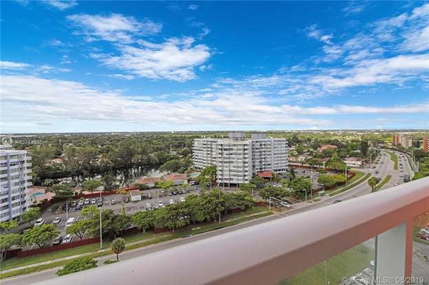 Building Photo - 1351 NE Miami Gardens Dr