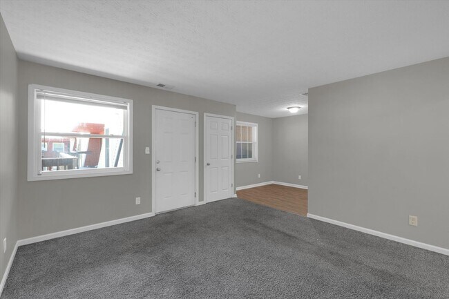 Building Photo - 421 Poplar Level Ct