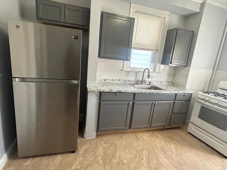 Building Photo - 329 Columbia Ave