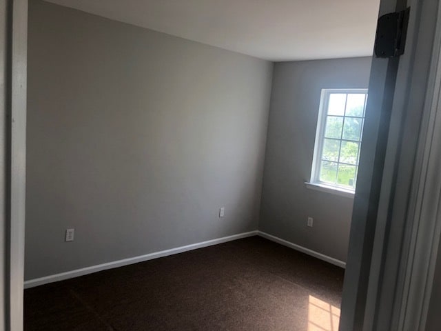 Building Photo - 3 Bedroom 2.5 bath w/1 car garage - Country Estates