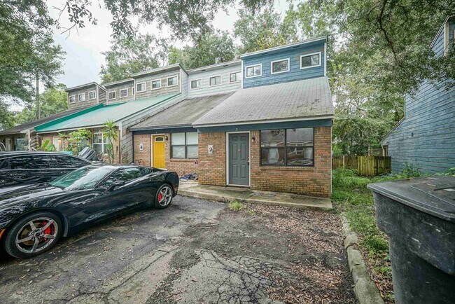 Building Photo - 2100 Continental Ave