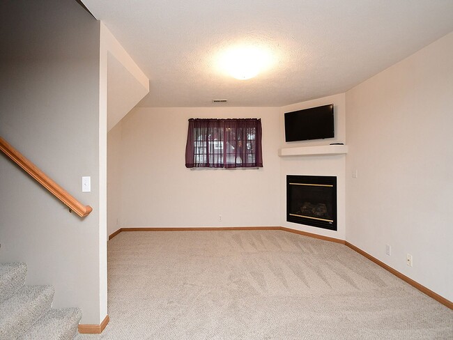 Building Photo - Inviting Home Minutes from Lake Cunningham...