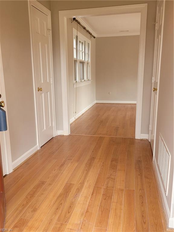 Building Photo - 464 Westover Mews