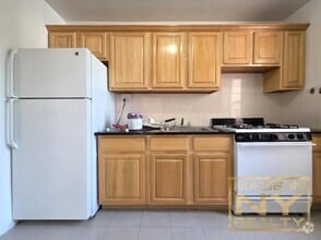 Building Photo - 2 bedroom in FOREST HILLS NY 11375