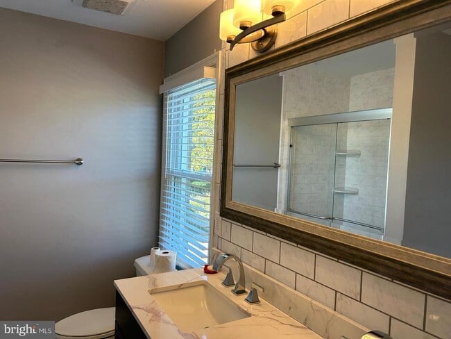 Building Photo - 4054 Norbeck Square Dr