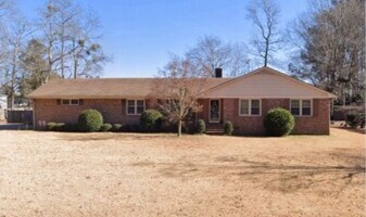 Building Photo - 301 Walters Dr