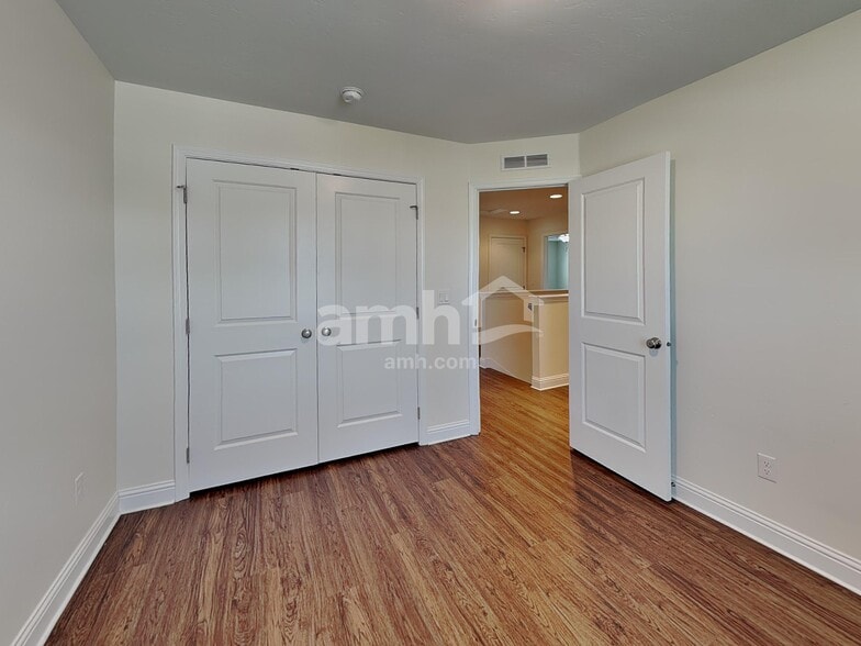 Building Photo - 59 S Lancaster Dr