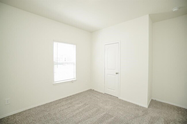 Building Photo - 5210 Becker Hills Ln